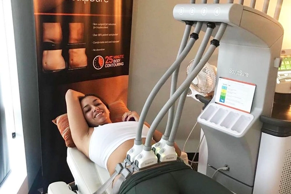 sculpsure lady on bed